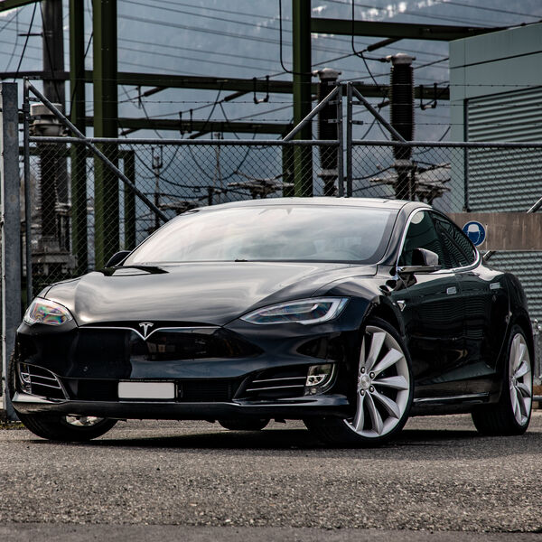 Tesla senkt die Preise erneut drastisch
